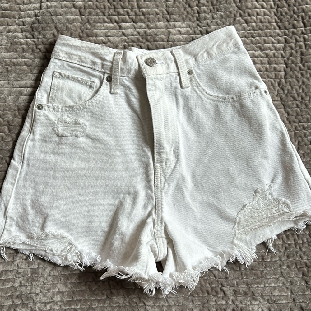Levi’s High Waisted Mom Shorts Like New